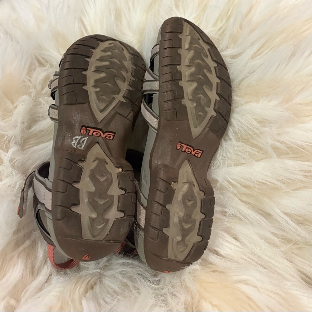 Teva Gray Sandals with Pink Highlights - Picture 3 of 4